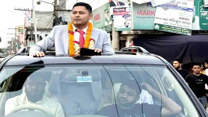১৫ বছর পর যুক্তরাজ্য থেকে নিজ এলাকায় ফিরলেন সাবেক ছাত্রদল নেতা আতিক ১৫ বছর পর যুক্তরাজ্য থেকে নিজ এলাকায় ফিরলেন সাবেক ছাত্রদল নেতা আতিক