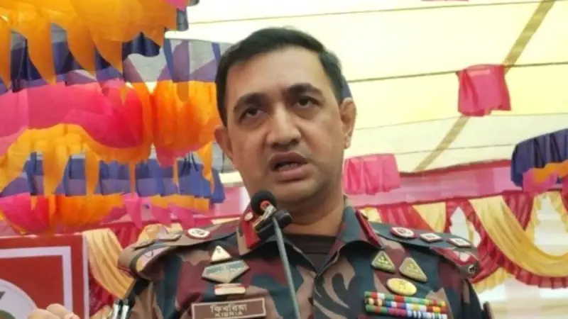 সীমান্ত রক্ষায় আমিই যথেষ্ট: বিজিবি অধিনায়ক সীমান্ত রক্ষায় আমিই যথেষ্ট: বিজিবি অধিনায়ক