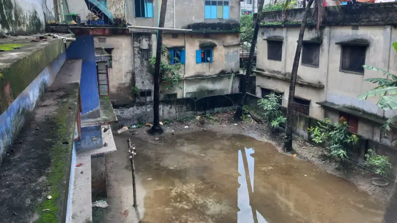 ঢাকায় খেলার মাঠের অভাব: শিশুদের শৈশব বিপন্ন