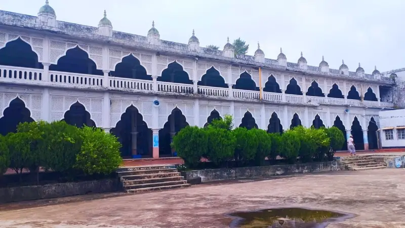 আন্দরকিল্লা শাহী জামে মসজিদ: চট্টগ্রামের হৃদয়ে খোদাই করা এক ঐতিহ্য আন্দরকিল্লা শাহী জামে মসজিদ: চট্টগ্রামের হৃদয়ে খোদাই করা এক ঐতিহ্য