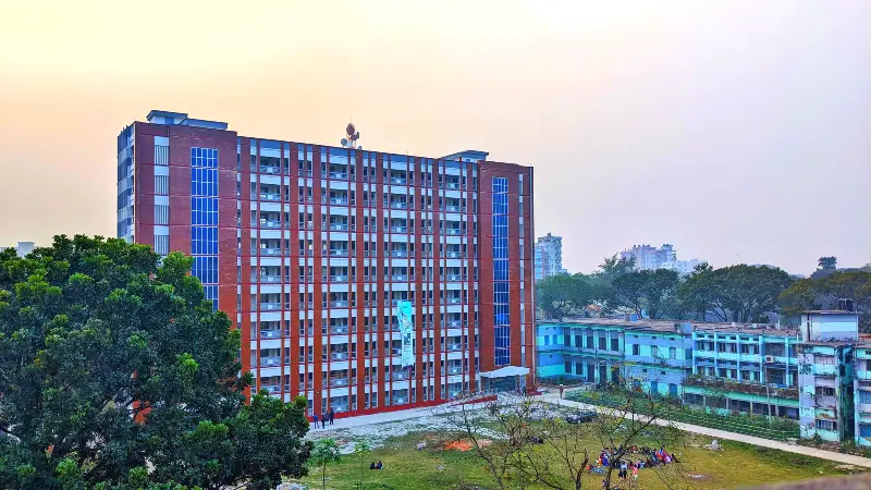 শতবর্ষী রাজেন্দ্র কলেজের সেকাল একাল শতবর্ষী রাজেন্দ্র কলেজের সেকাল একাল