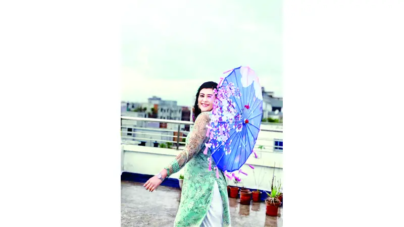 ছাতা নাকি রেইনকোট ছাতা নাকি রেইনকোট