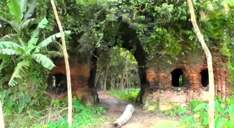 ইতিহাস হয়ে দাঁড়িয়ে আছে ৩০০ বছরের পুরাতন শ্রীরামপুর জমিদার বাড়ি ইতিহাস হয়ে দাঁড়িয়ে আছে ৩০০ বছরের পুরাতন শ্রীরামপুর জমিদার বাড়ি