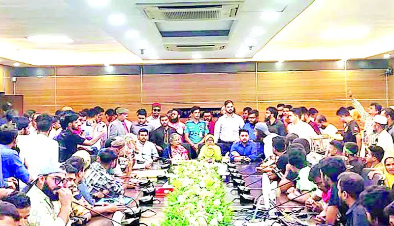 আহতদের পুনর্বাসনের সিদ্ধান্ত প্রয়োজনে বিদেশে পাঠানো হবে আহতদের পুনর্বাসনের সিদ্ধান্ত প্রয়োজনে বিদেশে পাঠানো হবে