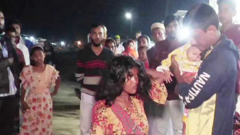 ৫০০ টাকায় নিজ সন্তান বিক্রি করে পাগলপ্রায় মা: অতঃপর নানা নাটকীয়তা ৫০০ টাকায় নিজ সন্তান বিক্রি করে পাগলপ্রায় মা: অতঃপর নানা নাটকীয়তা
