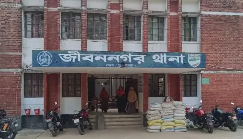 চুয়াডাঙ্গায় মাদ্রাসা ছাত্রীকে ধর্ষণের অভিযোগে বখাটে গ্রেফতার চুয়াডাঙ্গায় মাদ্রাসা ছাত্রীকে ধর্ষণের অভিযোগে বখাটে গ্রেফতার