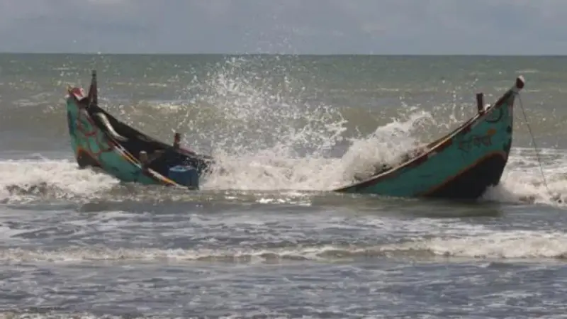মেঘনায় ট্রলার ডুবিতে ২ জনের মৃত্যু, নিখোঁজ-২ মেঘনায় ট্রলার ডুবিতে ২ জনের মৃত্যু, নিখোঁজ-২