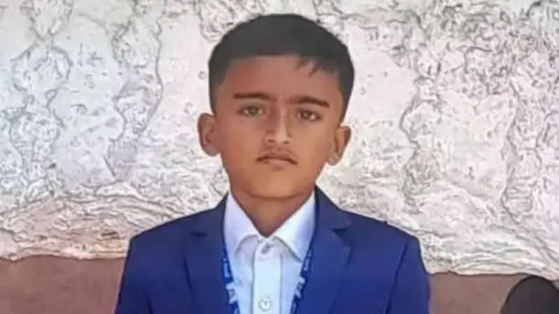 নাটোরে নিখোঁজের ৬ ঘন্টা পর ভুট্টা ক্ষেতে মিলল শিশু আবিরের রক্তাক্ত মরদেহ নাটোরে নিখোঁজের ৬ ঘন্টা পর ভুট্টা ক্ষেতে মিলল শিশু আবিরের রক্তাক্ত মরদেহ