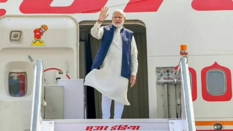 সফরের খরচে শীর্ষে মোদি: ৪ বছরে ২৯৫ কোটির বিল সফরের খরচে শীর্ষে মোদি: ৪ বছরে ২৯৫ কোটির বিল