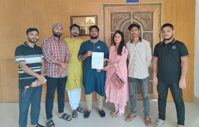 বাউফলে বৈষম্যবিরোধী ছাত্র নেতাদের ওপর সন্ত্রাসী হামলার প্রতিবাদে জেলা প্রশাসকের কাছে স্মারকলিপি বাউফলে বৈষম্যবিরোধী ছাত্র নেতাদের ওপর সন্ত্রাসী হামলার প্রতিবাদে জেলা প্রশাসকের কাছে স্মারকলিপি