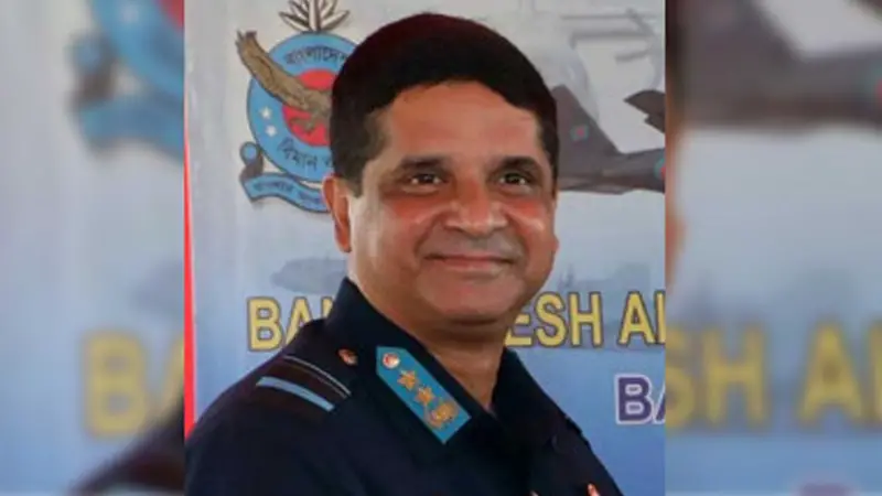 বিমান বাহিনীর প্রধান হলেন হাসান মাহমুদ খাঁন বিমান বাহিনীর প্রধান হলেন হাসান মাহমুদ খাঁন