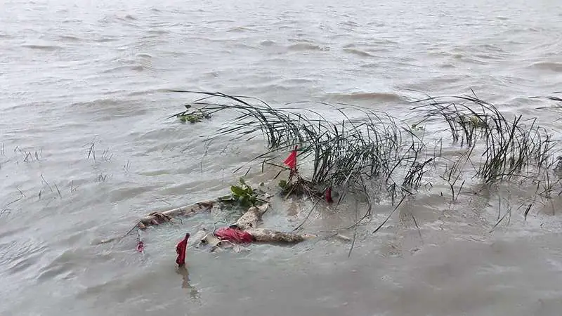 বরিশালে ভেসে আসল ভারতীয় নারীর লাশ