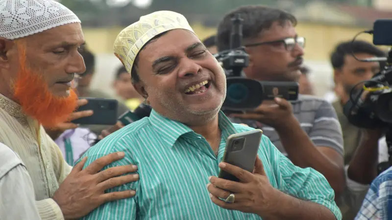 নিজেকে ‘হতভাগ্য পিতা’ বললেন বিধ্বস্ত বিমানের পাইলট তৌকিরের বাবা নিজেকে ‘হতভাগ্য পিতা’ বললেন বিধ্বস্ত বিমানের পাইলট তৌকিরের বাবা