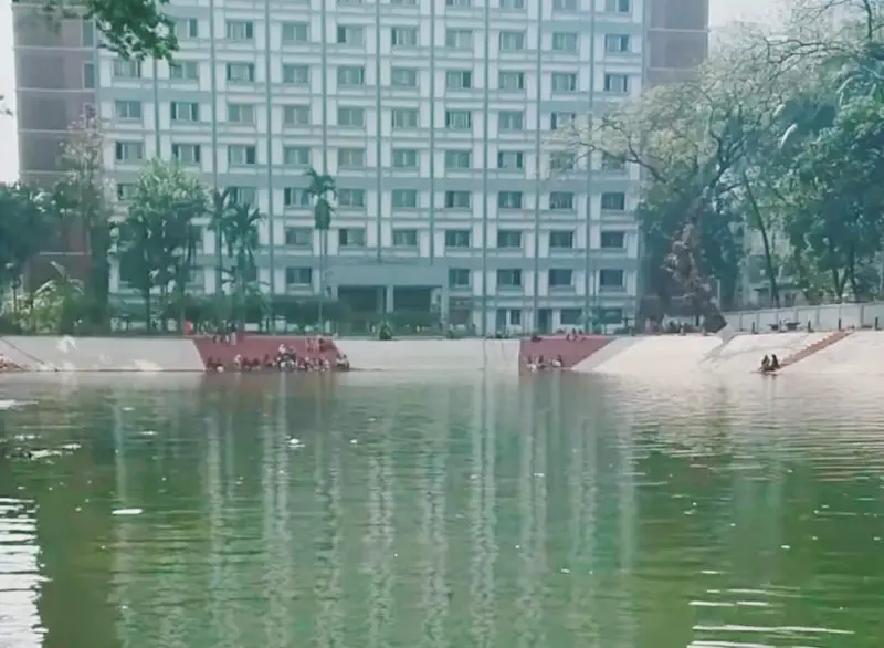 ইডেন কলেজের পুকুরে সাঁতার শিখতে গিয়ে কলেজ ছাত্রীর মর্মান্তিক মৃত্যু ইডেন কলেজের পুকুরে সাঁতার শিখতে গিয়ে কলেজ ছাত্রীর মর্মান্তিক মৃত্যু