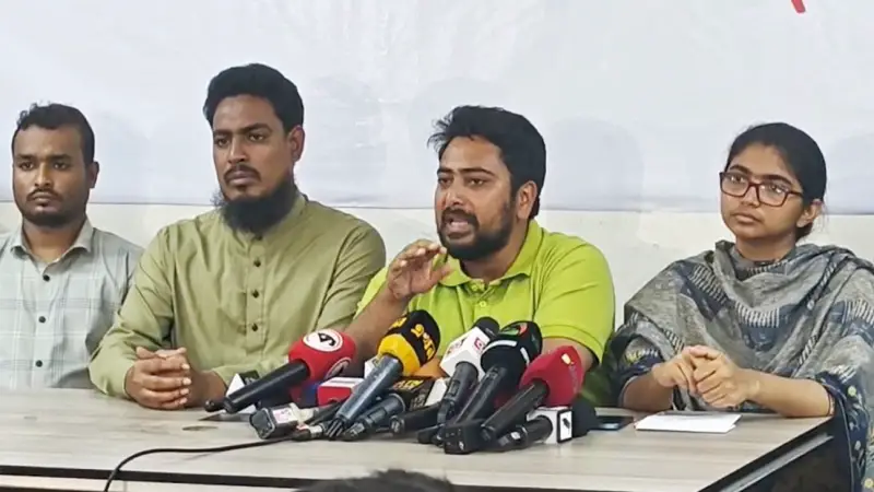 সরকার দায়িত্বশীল হলে পরিস্থিতি নিয়ন্ত্রণের বাইরে যেত না: নাহিদ সরকার দায়িত্বশীল হলে পরিস্থিতি নিয়ন্ত্রণের বাইরে যেত না: নাহিদ