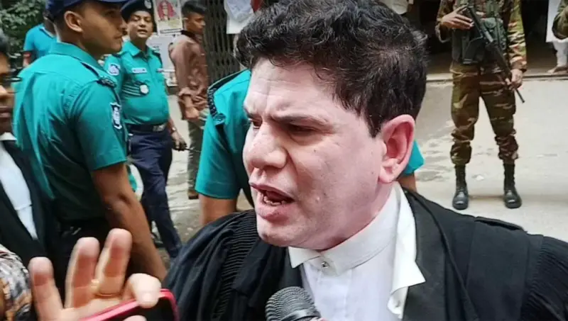 আদালত থেকে করে বের করে দেয়া হলো আমুর আইনজীবীকে আদালত থেকে করে বের করে দেয়া হলো আমুর আইনজীবীকে