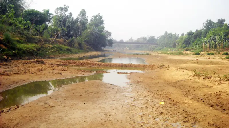 বিলুপ্তির পথে ঝিনাইগাতীর খরস্রোতা মহারশী নদী বিলুপ্তির পথে ঝিনাইগাতীর খরস্রোতা মহারশী নদী