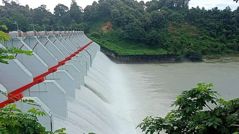 কাপ্তাই বাঁধের পানি চুড়ান্তসীমায়  জলকপাট ফের দেড় ফুট খুলে দিয়েছে 