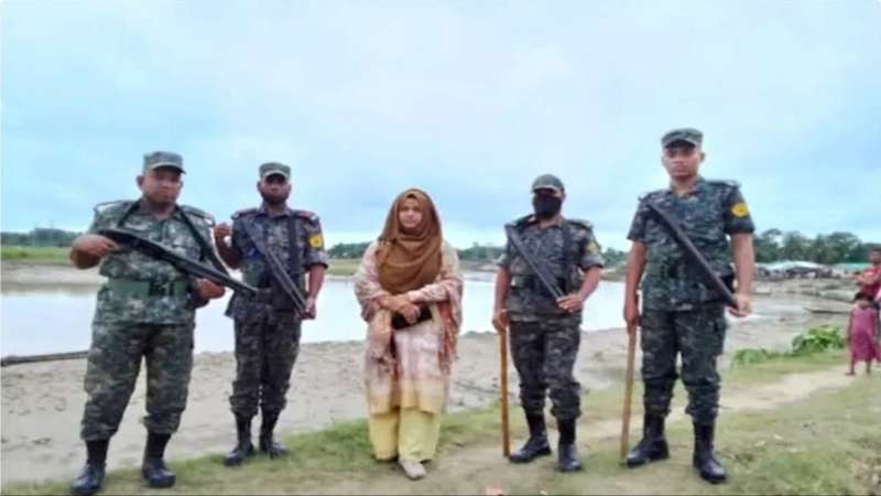 কক্সবাজারে বাঁকখালী নদীতে ড্রেজার বসিয়ে অবৈধভাবে বালু উত্তোলন, ড্রেজার গুড়িয়ে দিল প্রশাসন কক্সবাজারে বাঁকখালী নদীতে ড্রেজার বসিয়ে অবৈধভাবে বালু উত্তোলন, ড্রেজার গুড়িয়ে দিল প্রশাসন