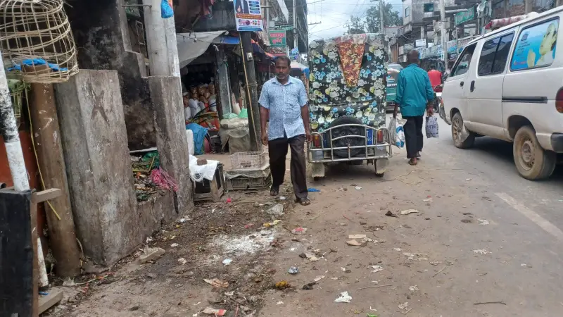 জনকণ্ঠে সংবাদ প্রকাশের পর বড়লেখা পৌর মার্কেটের পাশে ময়লার ভাগাড় অপসারণ জনকণ্ঠে সংবাদ প্রকাশের পর বড়লেখা পৌর মার্কেটের পাশে ময়লার ভাগাড় অপসারণ
