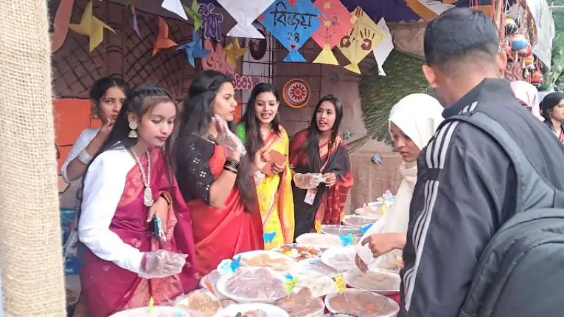 মাত্র ২০ টাকায় পাওয়া যাচ্ছে ‘মেয়েদের মন’ মাত্র ২০ টাকায় পাওয়া যাচ্ছে ‘মেয়েদের মন’