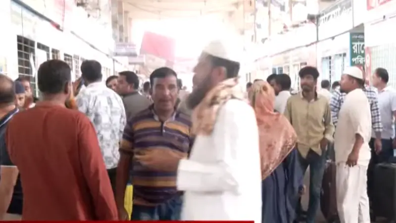ঈদে রাজধানী ছাড়তে শুরু করেছে নগরবাসী, ভাড়া কিছুটা বৃদ্ধি ঈদে রাজধানী ছাড়তে শুরু করেছে নগরবাসী, ভাড়া কিছুটা বৃদ্ধি