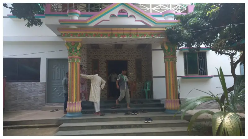 গাজীপুরে ডাকাতের তাণ্ডব; পরিবারকে অস্ত্রের মুখে জিম্মি গাজীপুরে ডাকাতের তাণ্ডব; পরিবারকে অস্ত্রের মুখে জিম্মি