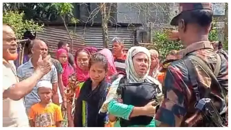 কুড়িগ্রাম সীমান্তে ৮ বাংলাদেশীসহ ৪৪ জন আটক কুড়িগ্রাম সীমান্তে ৮ বাংলাদেশীসহ ৪৪ জন আটক