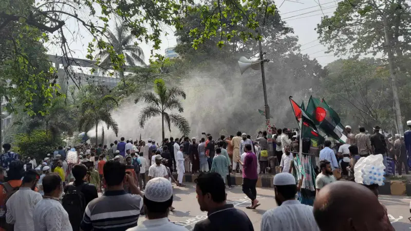 সমাবেশস্থলে ঠান্ডা পানি ছিটালো সিটি করপোরেশন! সমাবেশস্থলে ঠান্ডা পানি ছিটালো সিটি করপোরেশন!