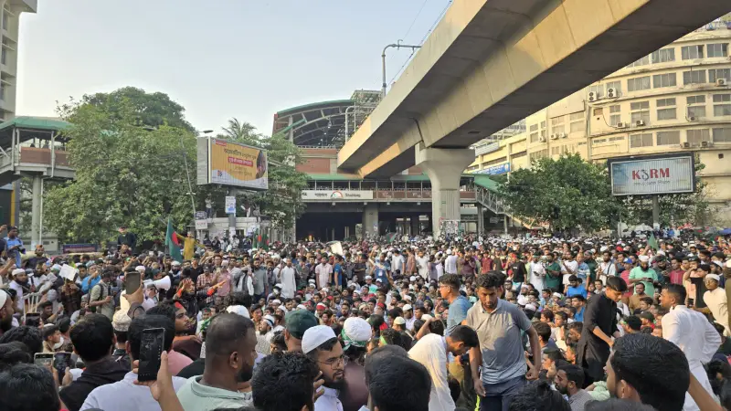 আওয়ামী লীগ নিষিদ্ধের দাবিতে উত্তাল শাহবাগ, যান চলাচল বন্ধ আওয়ামী লীগ নিষিদ্ধের দাবিতে উত্তাল শাহবাগ, যান চলাচল বন্ধ