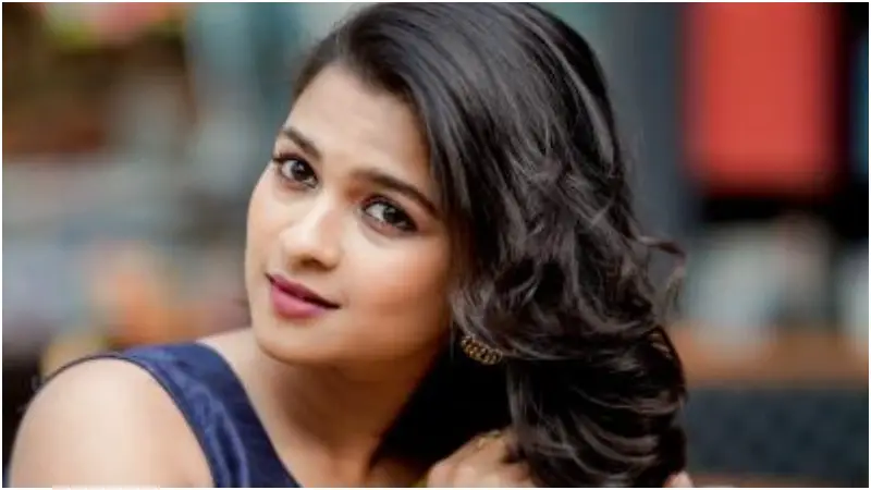 চুলের কালো রং ধরে রাখতে চাইলে যেসব খাবার খাওয়া উচিত চুলের কালো রং ধরে রাখতে চাইলে যেসব খাবার খাওয়া উচিত