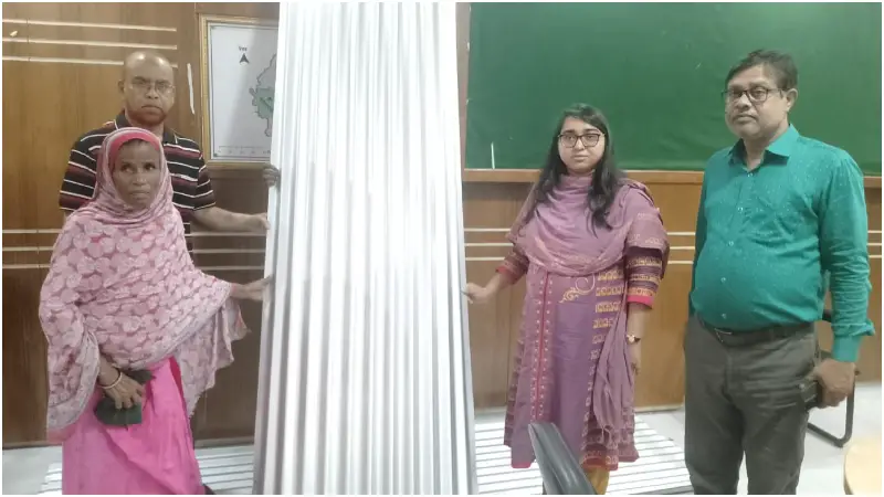 বিধবা নারীর অসহায়ত্বের খবর শুনে ইউএনওর তাৎক্ষণিক সহায়তা 