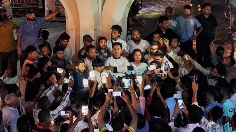 বাংলাদেশে একাধিক শক্তিশালী রাজনৈতিক দল প্রয়োজন: সারজিস আলম