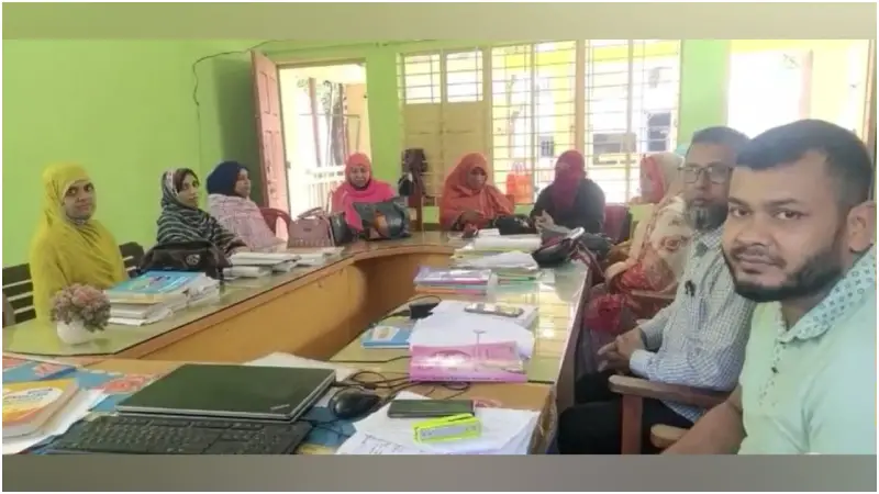 দাবি আদায়ে প্রাথমিকের সহকারী শিক্ষকদের কর্মবিরতি পালন