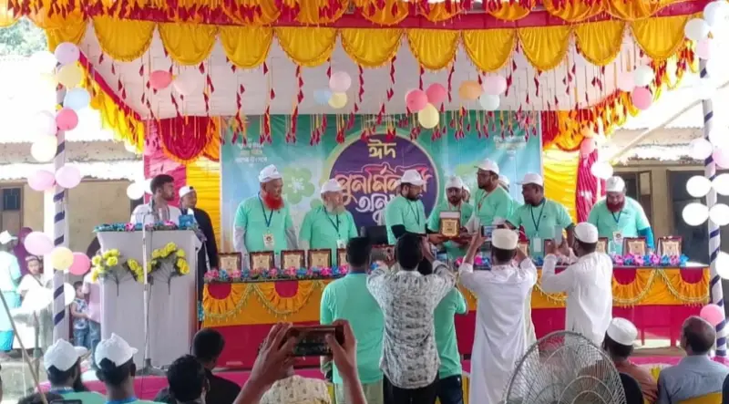 ঘাকপাড়া মাদ্রাসায় ঈদে ফের একসঙ্গে ১৮০ মুখ ঘাকপাড়া মাদ্রাসায় ঈদে ফের একসঙ্গে ১৮০ মুখ