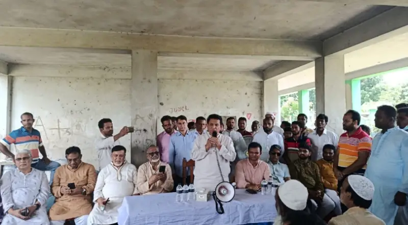 ফরিদপুরে নির্বাচনী গণসংযোগে একে আজাদ, সভায় জনসমাগমে বাধা দানের অভিযোগ ফরিদপুরে নির্বাচনী গণসংযোগে একে আজাদ, সভায় জনসমাগমে বাধা দানের অভিযোগ