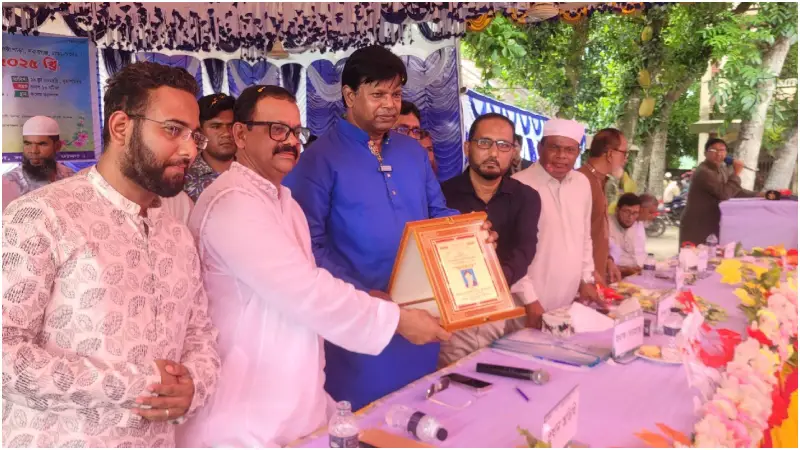 শিক্ষাই পারবে বিশ্বের বুকে বাংলাদেশের মুখ উজ্জল করতে: খন্দকার আবু আশফাক শিক্ষাই পারবে বিশ্বের বুকে বাংলাদেশের মুখ উজ্জল করতে: খন্দকার আবু আশফাক