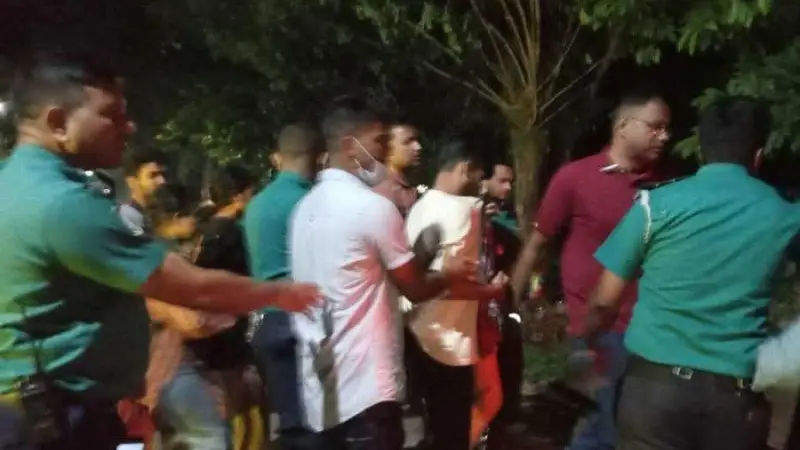 শাবিপ্রবির ছাত্রীকে সংঘবদ্ধ ধর্ষণের অভিযোগে ২ সহপাঠী আটক শাবিপ্রবির ছাত্রীকে সংঘবদ্ধ ধর্ষণের অভিযোগে ২ সহপাঠী আটক