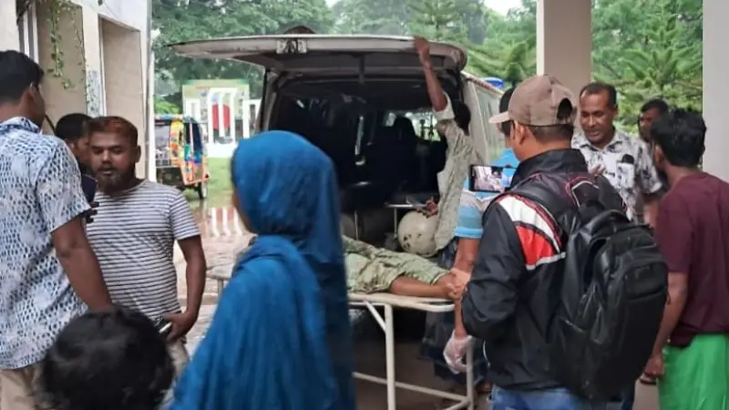 ডাকাতের দায়ের কোপে সিএনজি চালক, গণপিটুনিতে নিহত ডাকাত ডাকাতের দায়ের কোপে সিএনজি চালক, গণপিটুনিতে নিহত ডাকাত