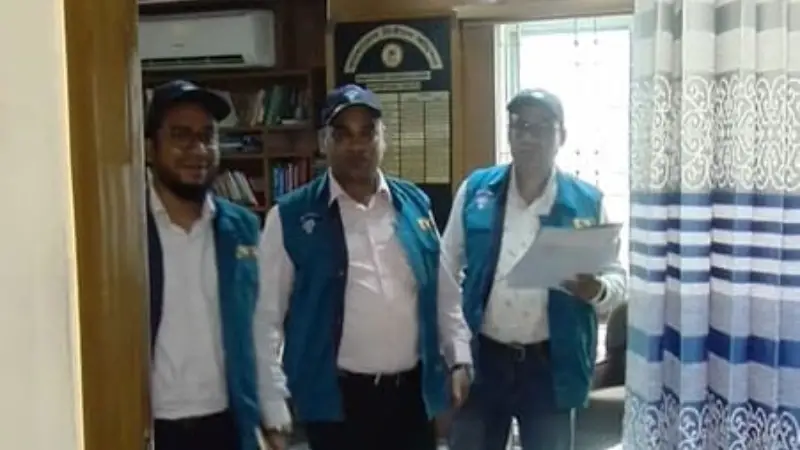 রাজশাহী আঞ্চলিক নির্বাচন অফিসে দুদকের অভিযান রাজশাহী আঞ্চলিক নির্বাচন অফিসে দুদকের অভিযান