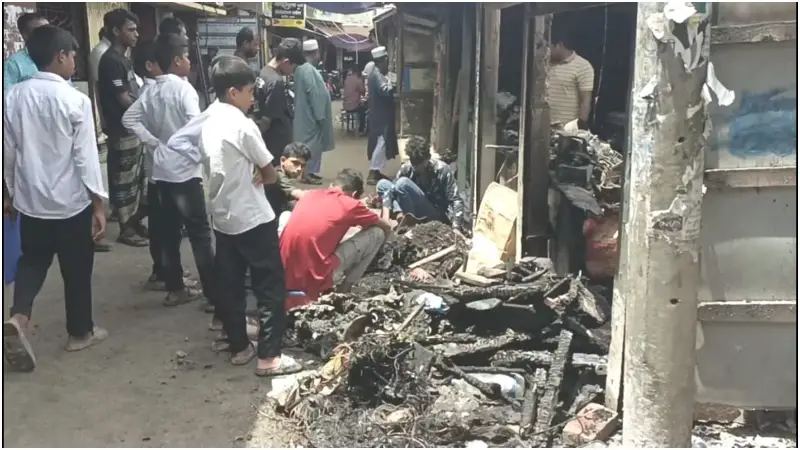 সেনবাগে ভয়াবহ অগ্নিকাণ্ডে ৮ দোকান পুড়ে ছাই, ক্ষতি প্রায় ৫০ লক্ষ টাকা সেনবাগে ভয়াবহ অগ্নিকাণ্ডে ৮ দোকান পুড়ে ছাই, ক্ষতি প্রায় ৫০ লক্ষ টাকা