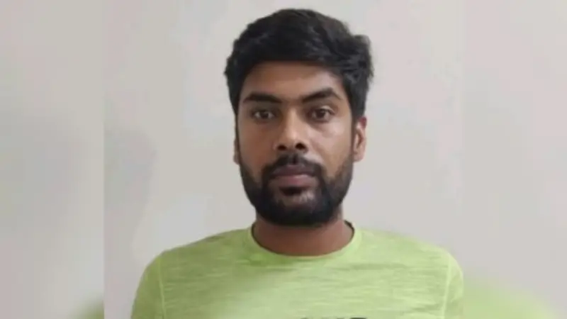 পাকিস্তানের হয়ে গুপ্তচরবৃত্তির অভিযোগে ভারতীয় নৌবাহিনীর কর্মচারী গ্রেপ্তার পাকিস্তানের হয়ে গুপ্তচরবৃত্তির অভিযোগে ভারতীয় নৌবাহিনীর কর্মচারী গ্রেপ্তার