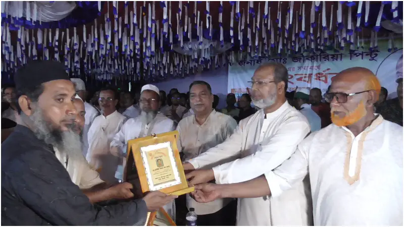 তারেক রহমানের কাছে দলের সঠিক তথ্য যাচ্ছে না: জাকারিয়া পিন্টু তারেক রহমানের কাছে দলের সঠিক তথ্য যাচ্ছে না: জাকারিয়া পিন্টু
