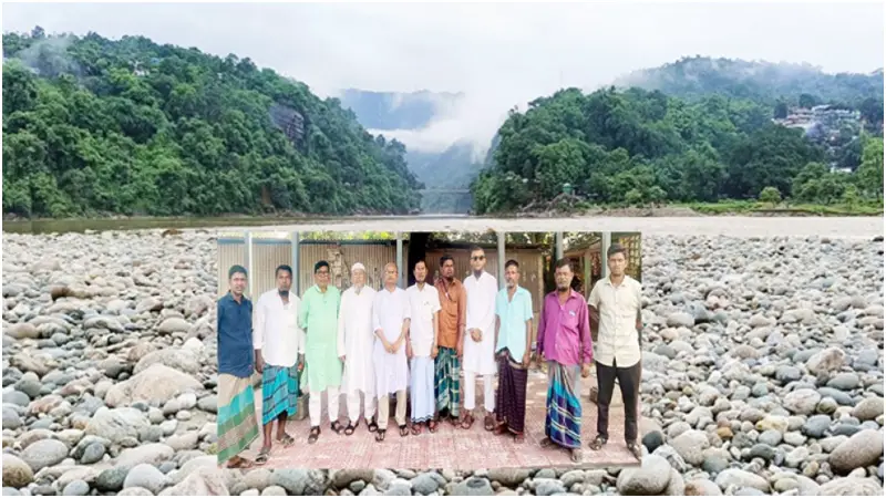 ৪৮ ঘন্টার কর্মবিরতিতে সিলেটে পাথর সংশ্লিষ্ট ব্যবসায়ী মালিক-শ্রমিকরা ৪৮ ঘন্টার কর্মবিরতিতে সিলেটে পাথর সংশ্লিষ্ট ব্যবসায়ী মালিক-শ্রমিকরা