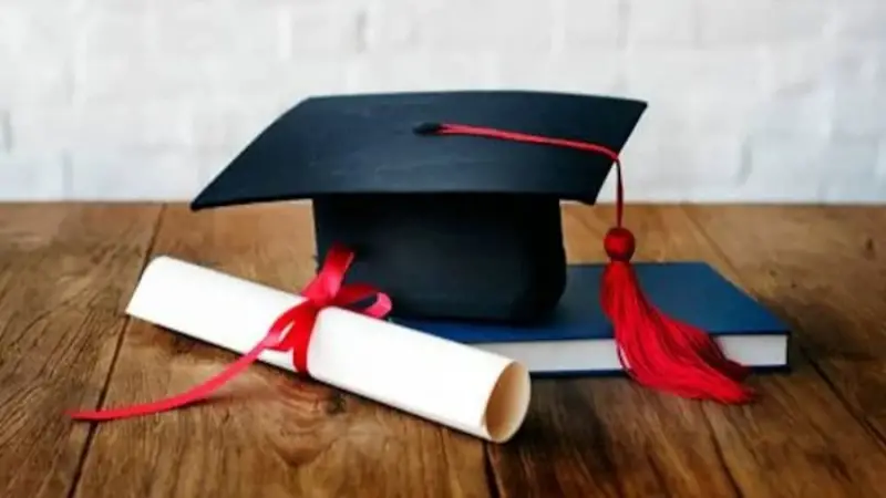 যুক্তরাষ্ট্র বনাম যুক্তরাজ্যে পড়াশোনা, কোনটা আপনার জন্য সেরা? 