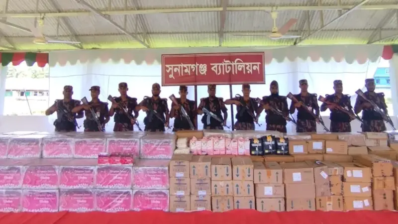 ১ কোটি ৬২ লাখ টাকার ভারতীয় কসমেটিকস ও পশু ঔষধ জব্দ ১ কোটি ৬২ লাখ টাকার ভারতীয় কসমেটিকস ও পশু ঔষধ জব্দ