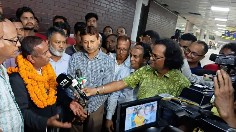 দেশে ফিরলেন খালেদা জিয়ার সাবেক সহকারী
