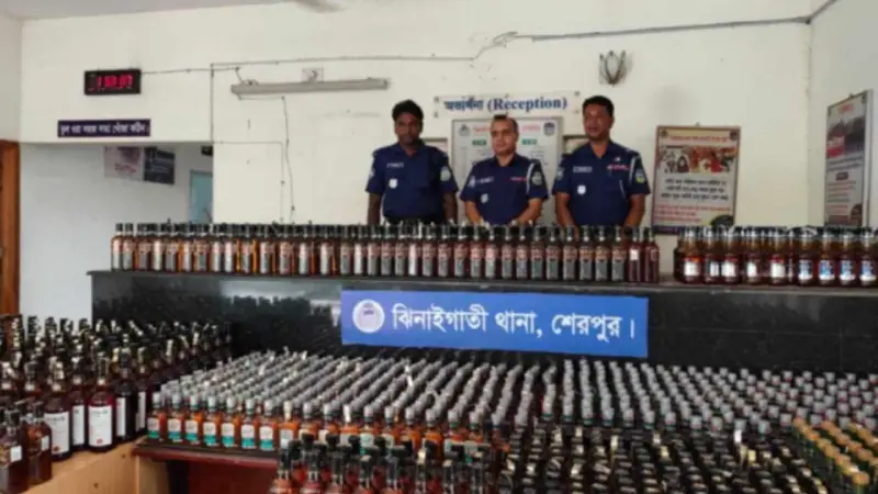 পাহাড়ি গ্রামবাসীরা মাদক সম্রাট রাসেল বাহিনীর হাতে জিম্মি
