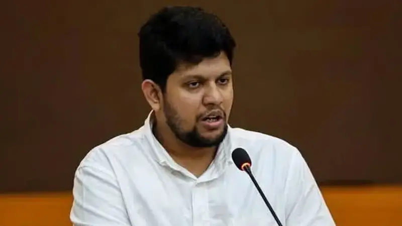 ‘আমাদের উচিত, বাংলাদেশজুড়ে লীগের হাতে নিপীড়িত ও বঞ্চিতদের সাথে মৈত্রী করা’ ‘আমাদের উচিত, বাংলাদেশজুড়ে লীগের হাতে নিপীড়িত ও বঞ্চিতদের সাথে মৈত্রী করা’
