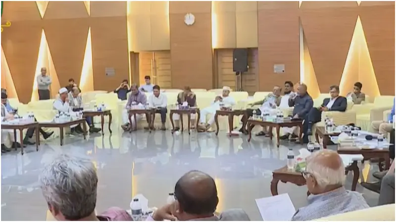 ঐকমত্য সংলাপ থেকে ৩ বাম দলের প্রতীকী ওয়াকআউট ঐকমত্য সংলাপ থেকে ৩ বাম দলের প্রতীকী ওয়াকআউট